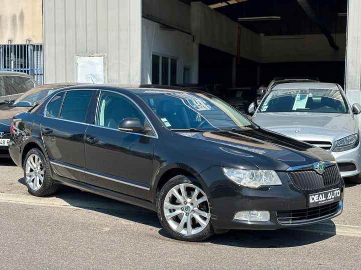 Skoda Superb 2.0 TDI 140 En l’état Noir - 5