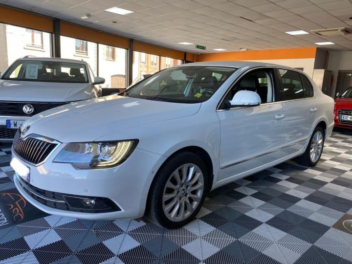 Skoda Superb Ambition Plus Blanc - 2