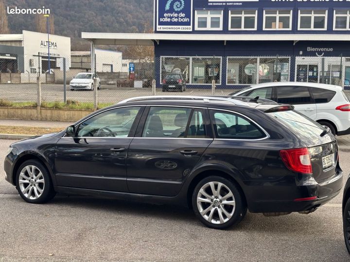 Skoda Superb Combi 2.0 TDI 140 Elegance DSG6 Noir - 2