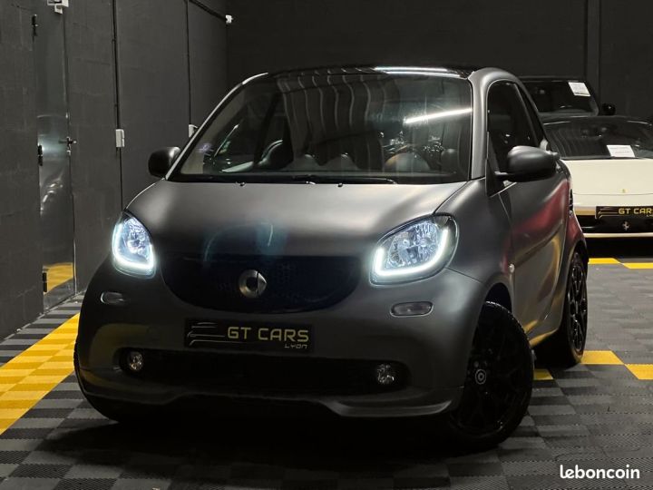 Smart Fortwo LOA 267 euros 90CV URBANSHADOW Vendu