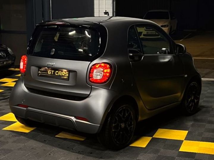 Smart Fortwo LOA 267 euros 90CV URBANSHADOW Gris - 5