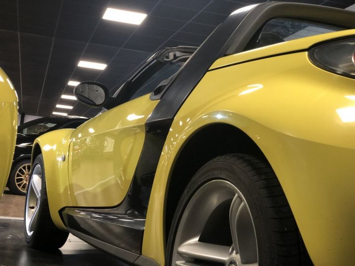 Smart Roadster jaune et noir - 5