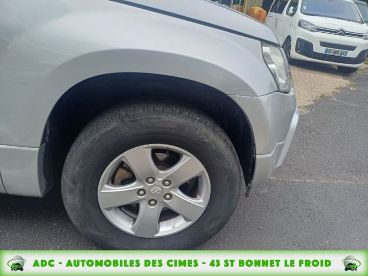 Suzuki Grand Vitara 1.6 VVT 3 PORTES 4X4 Gris - 9