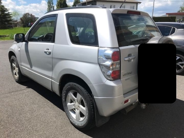 Suzuki Grand Vitara 1.9D 130CH GRIS - 4