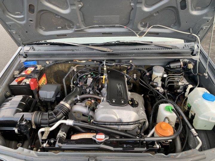 Suzuki Jimny 1.3 L VVT essence 85 CV JLX Gris foncé - 6
