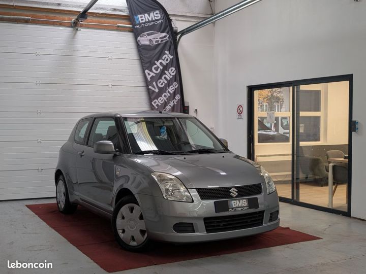 Suzuki Swift 1.3 DDIS 69cv GL Gris - 1