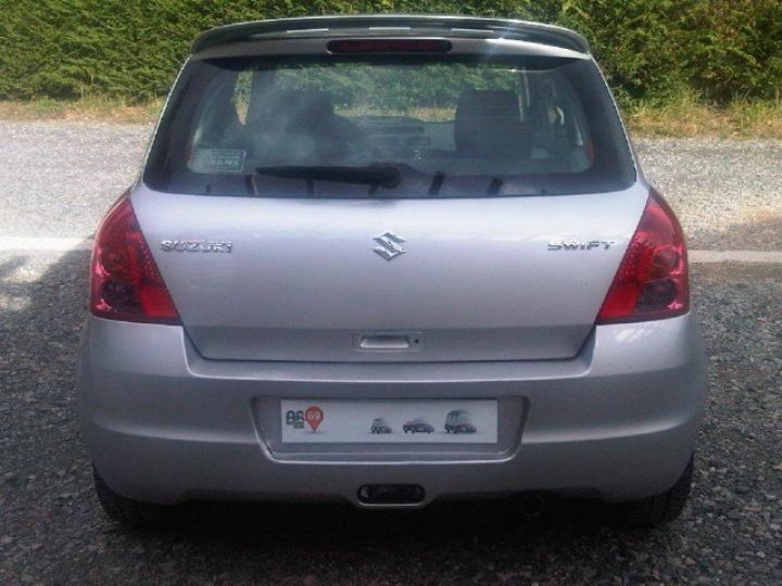 Suzuki Swift 1.3 DDIS 75 CV 3P GLX     Diesel GRIS CLAIR - 11