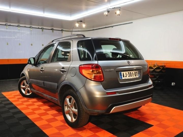 Suzuki SX4 S-Cross 1.6 DDIS GL Gris F - 3