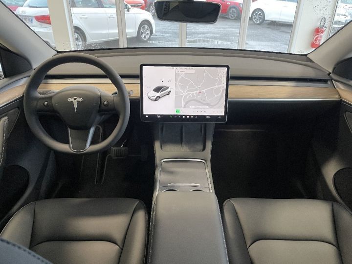 Tesla Model Y Autonomie Standard Plus RWD Blanc - 5