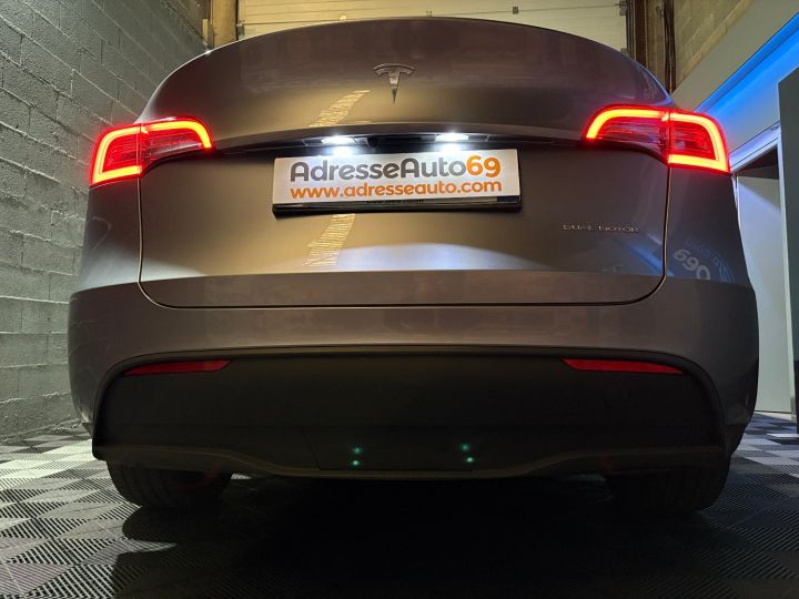 Tesla Model Y Grande Autonomie Dual Motor AWD  GRIS QUIKSILVER - 36