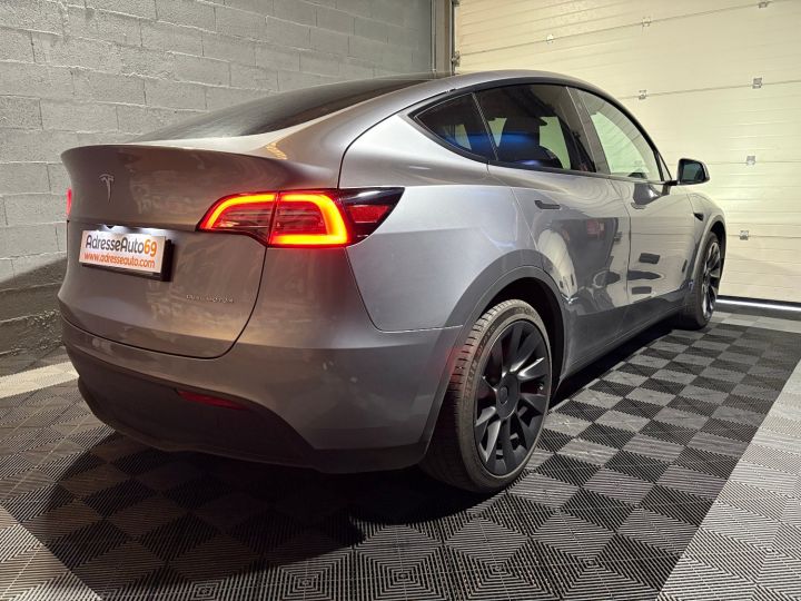 Tesla Model Y Grande Autonomie Dual Motor AWD  GRIS QUIKSILVER - 38