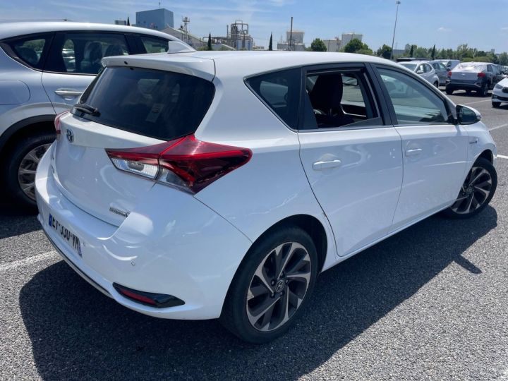 Toyota Auris II HSD 136h Design Business BLANC - 2