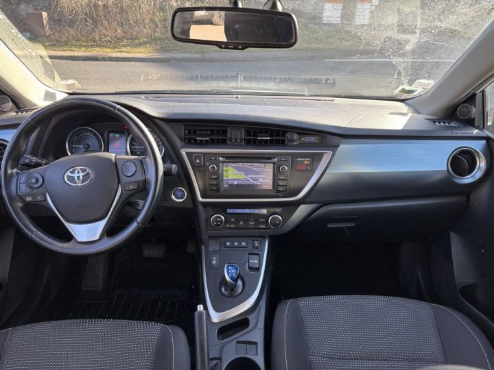 Toyota Auris II HSD 136h Dynamic BLANC - 6