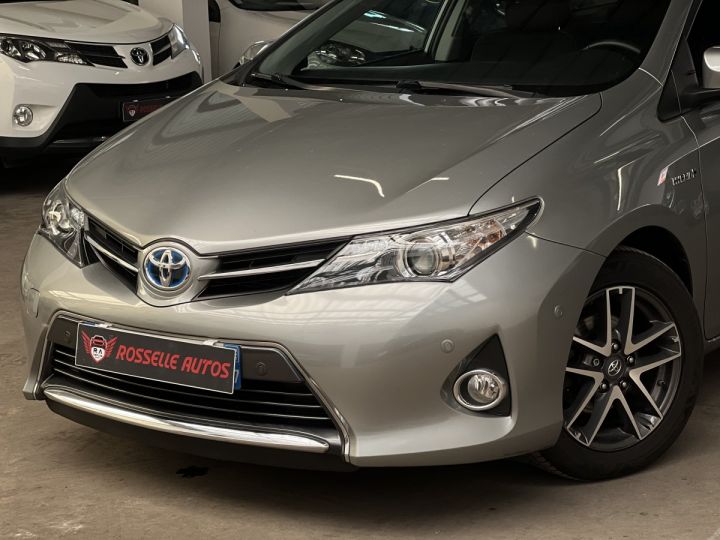 Toyota Auris Touring Sports HYBRIDES 1.8 100CH EDITION SPORT Gris Clair Métallisé - 17