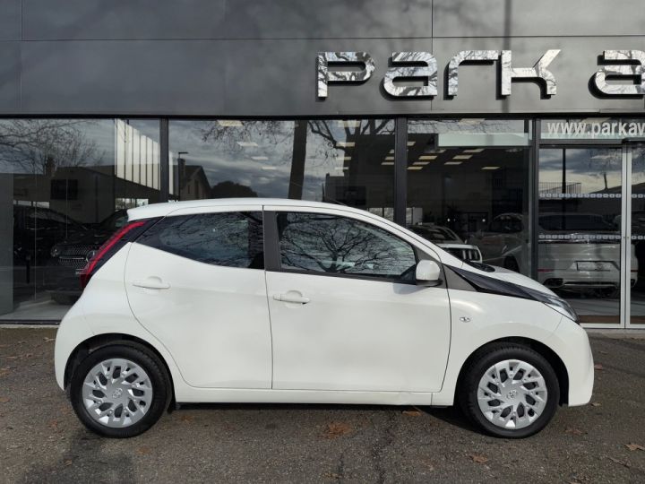 Toyota Aygo 1.0 VVT-I 72CH X-PLAY 5P Blanc - 8