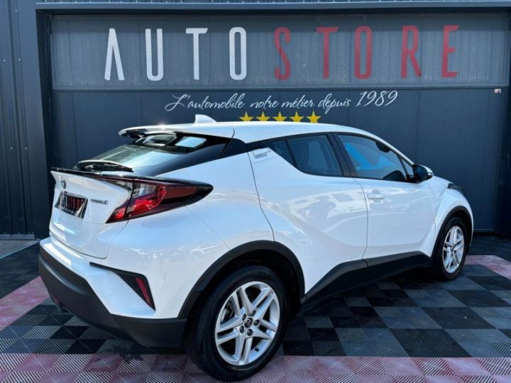 Toyota C-HR 1.8 HYBRIDE 122CH DYNAMIC BUSINESS E-CVT + PROGRAMME BEYOND ZERO ACADEMY Blanc Pur - 3