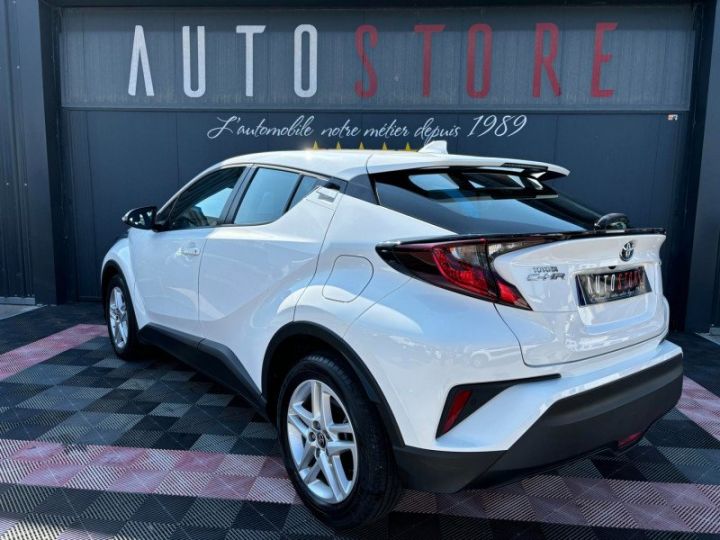 Toyota C-HR 1.8 HYBRIDE 122CH DYNAMIC BUSINESS E-CVT + PROGRAMME BEYOND ZERO ACADEMY Blanc Pur - 4