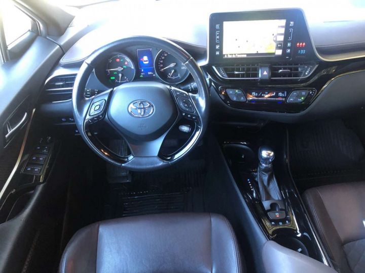 Toyota C-HR 1.8i VVT-i Hybrid C-Hic E-CVT Gris Métallisé - 11