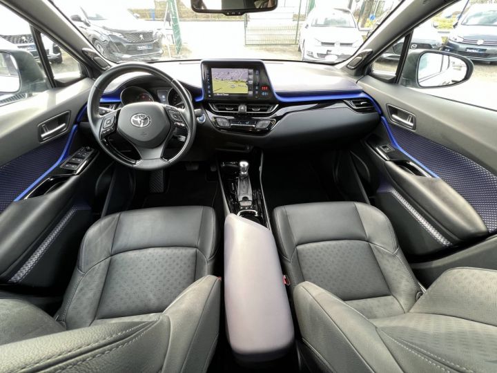 Toyota C-HR 122ch Hybride Graphic 2WD E-CVT GPS Camera / Prime a la conversion C02 087g/km GRIS - 15