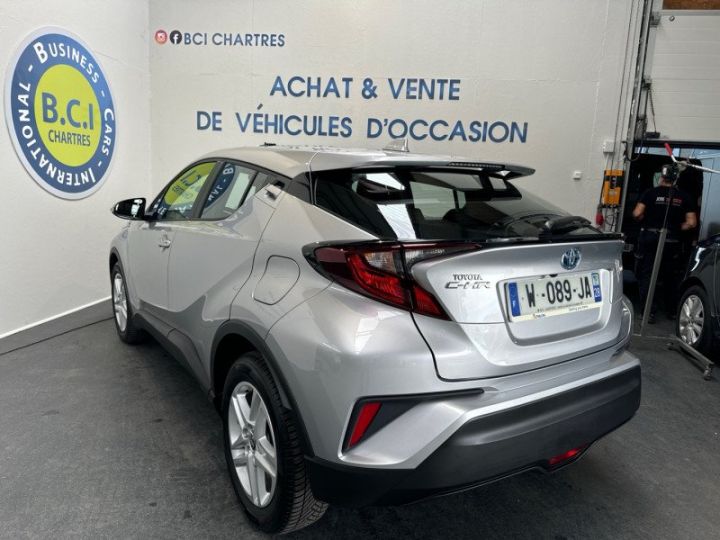 Toyota C-HR 122H DYNAMIC 2WD E-CVT MY22 Gris Clair - 4