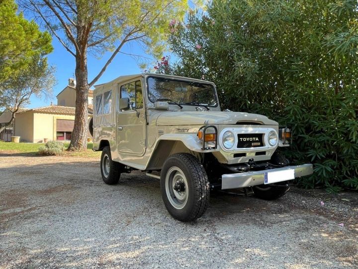 Toyota Land Cruiser BJ43 3.0 D BEIGE CLAIR - 9