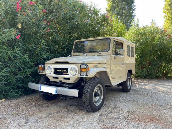 Toyota Land Cruiser BJ43 3.0 D BEIGE CLAIR - 27