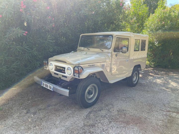 Toyota Land Cruiser BJ43 3.0 D BEIGE CLAIR - 62