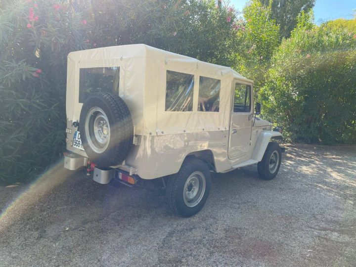 Toyota Land Cruiser BJ43 3.0 D BEIGE CLAIR - 66