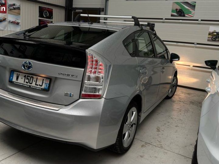 Toyota Prius III HYBRIDE 1.8 VVT-i 136ch automatique Gris - 3