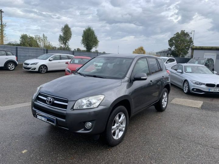 Toyota Rav4 III 2.2 D-4D 2WD 150ch BVM6 Clim Régulateur Attelage GRIS - 1