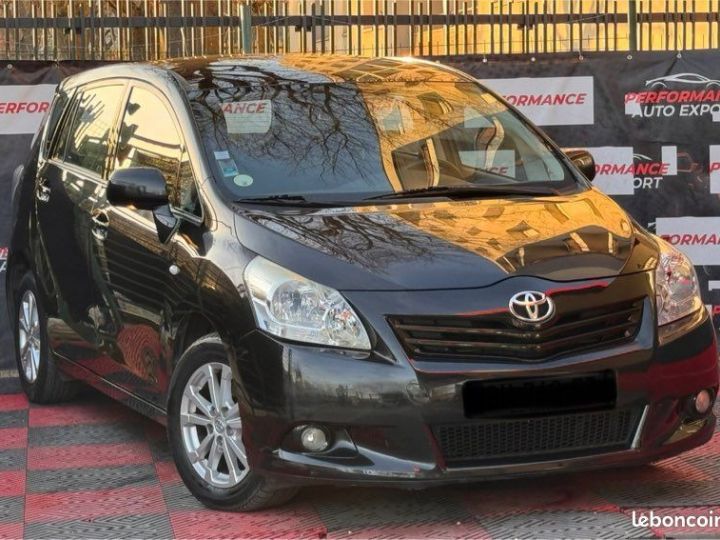 Toyota Verso 2.0 D-4D année 02-2011 104.000KM Certifié Garantie 3 Mois a 6490euro Noir - 2