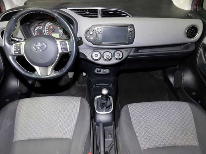 Toyota Yaris 69 VVT-I FRANCE 5P Rouge - 8