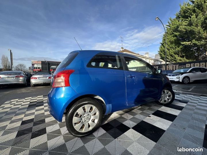 Toyota Yaris 69 VVT-I LUNA 3P Bleu - 6