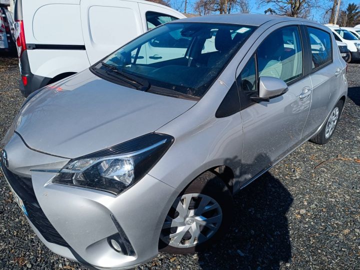 Toyota Yaris 70 VVT-i France Business 5p RC19 GRIS - 3