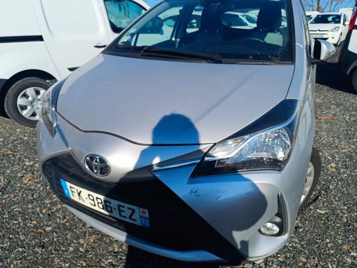 Toyota Yaris 70 VVT-i France Business 5p RC19 GRIS - 4