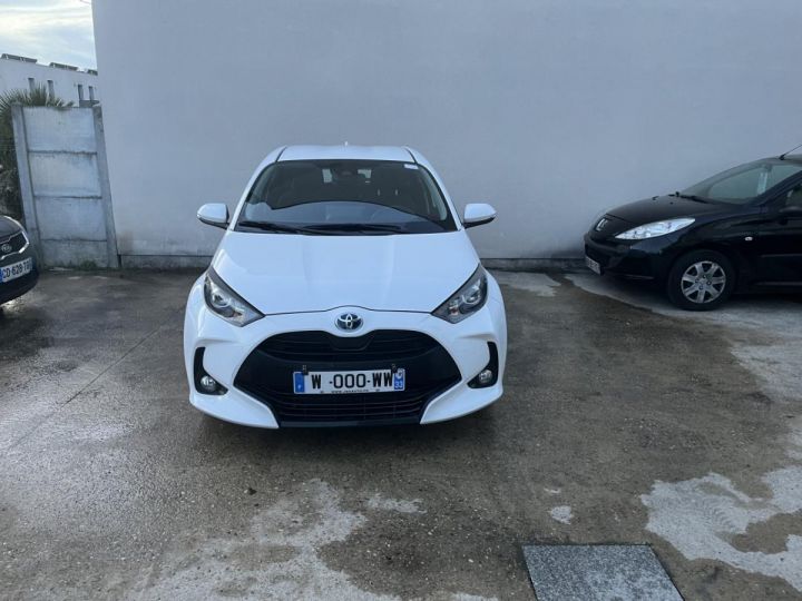 Toyota Yaris Hybrid 116h - BV e-CVT (MY21) IV 2020 Dynamic Business Affaires + Stage Hybrid Academy& Blanc - 1