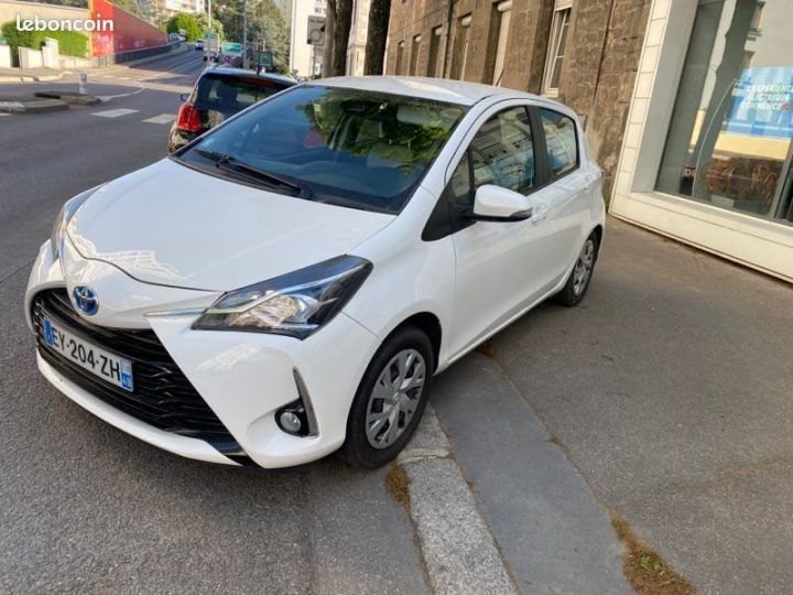 Toyota Yaris Hybride 100H 07/2018 70000 kms parfait état Blanc - 2