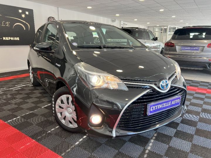 Toyota Yaris HYBRIDE 100h Dynamic Noir - 4