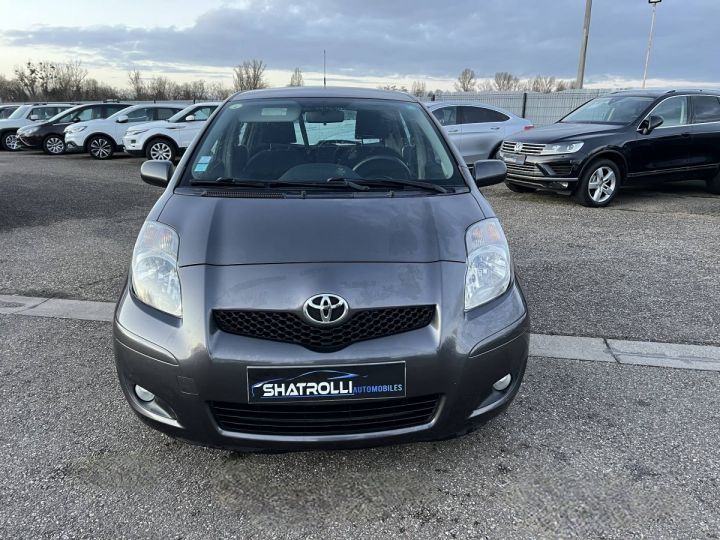 Toyota Yaris II 1.4 90ch D-4D 5Portes 5Places Clim GRIS - 3