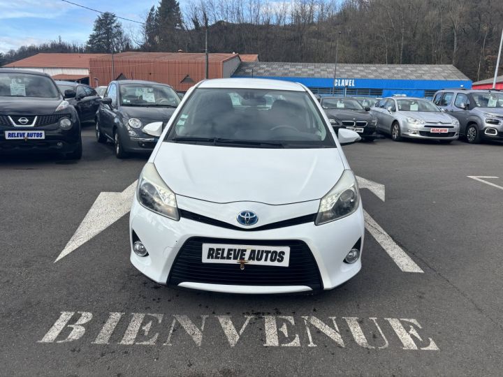 Toyota Yaris III HSD 100h Dynamic 5p BLANC - 1