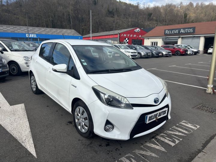 Toyota Yaris III HSD 100h Dynamic 5p BLANC - 3