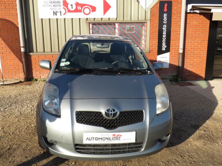 Toyota Yaris luna 1.3 vvti  16 v 90 cv bva Gris - 2