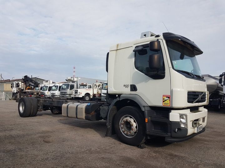 Trucks Volvo FE Chassis cab 300 EEV - Moteur en panne BLANC - 3