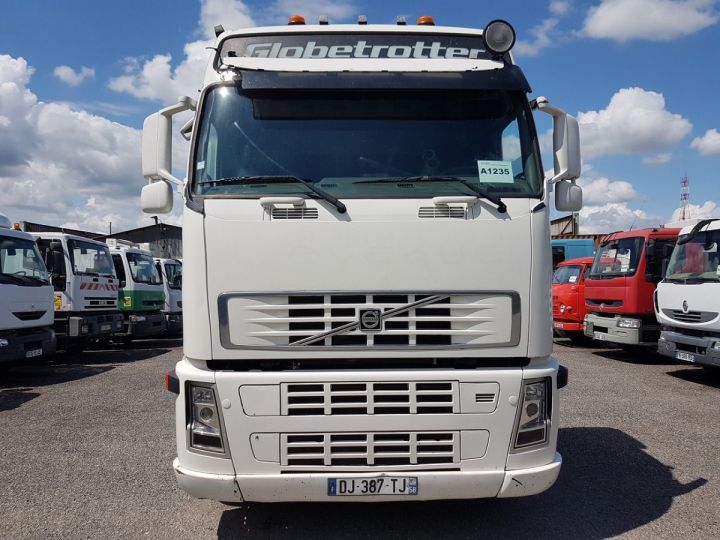 Trucks Volvo FH12 Hookloader Ampliroll body 460 6x4 GLOBETROTTER  BLANC - 17