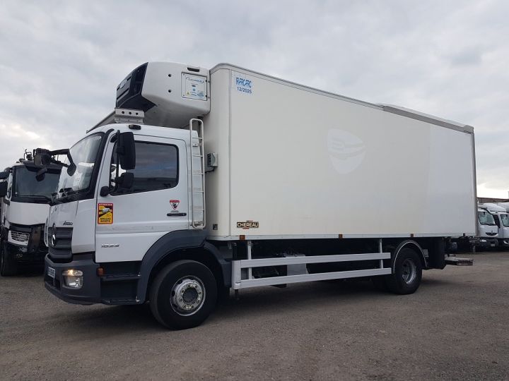 Trucks Mercedes Atego Refrigerated body 1623 euro 6 TRI-TEMPERATURE BLANC - 1