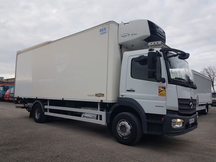 Trucks Mercedes Atego Refrigerated body 1623 euro 6 TRI-TEMPERATURE BLANC - 4