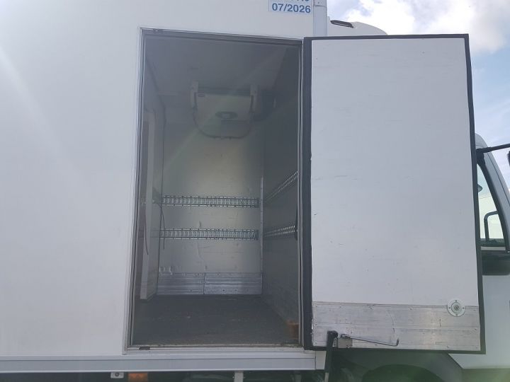 Trucks Renault D Refrigerated body 12.210dti euro 6 - BI-TEMPERATURE BLANC - 13