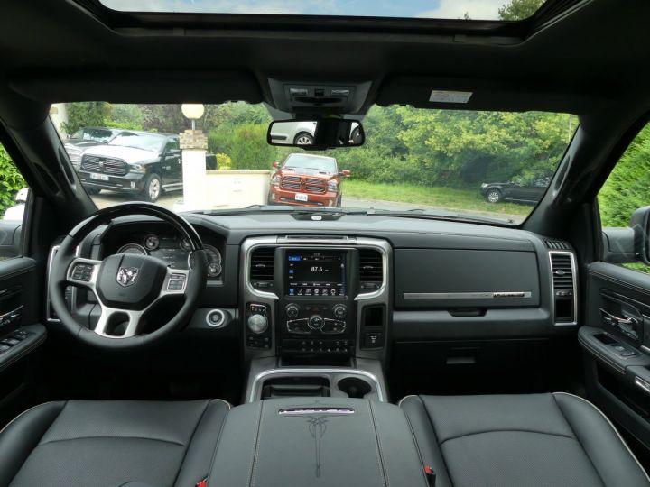 Utilitaire léger Dodge 4 x 4 RAM CREW CAB LIMTED CTTE PLATEAU TVA RECUPERABLE gris granit - 5
