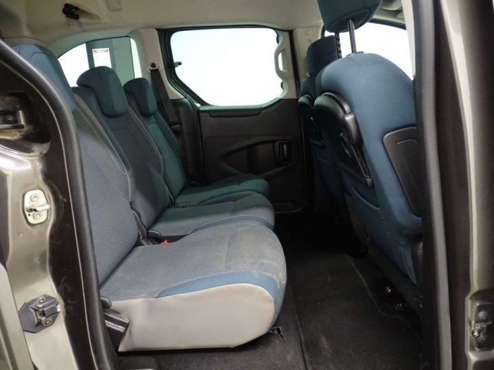 Utilitaire léger Citroen Berlingo Autre 1.2i Feel Edition Gris Métallisé - 8