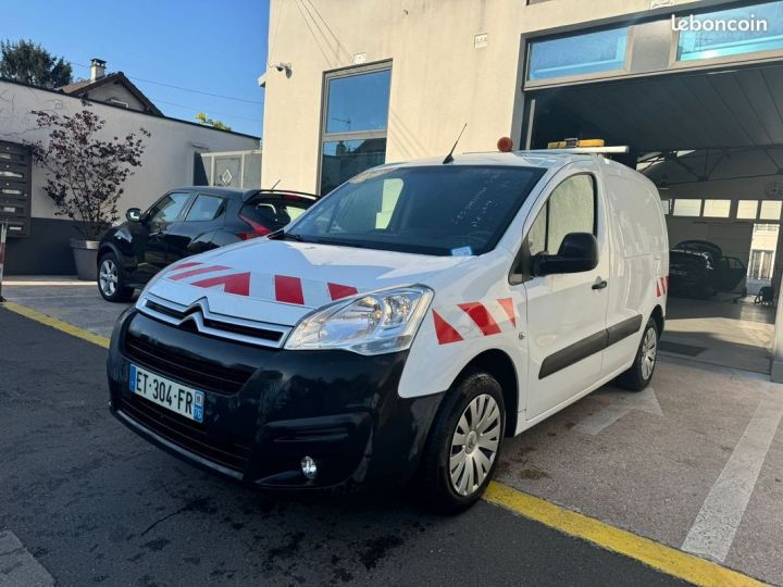 Utilitaire léger Citroen Berlingo Autre Citroën M BLUEHDI 100CH ETG6 BUSINESS Historique d'entretien Garantie 12 mois Apple CarPlay Boîte automatique Blanc - 2